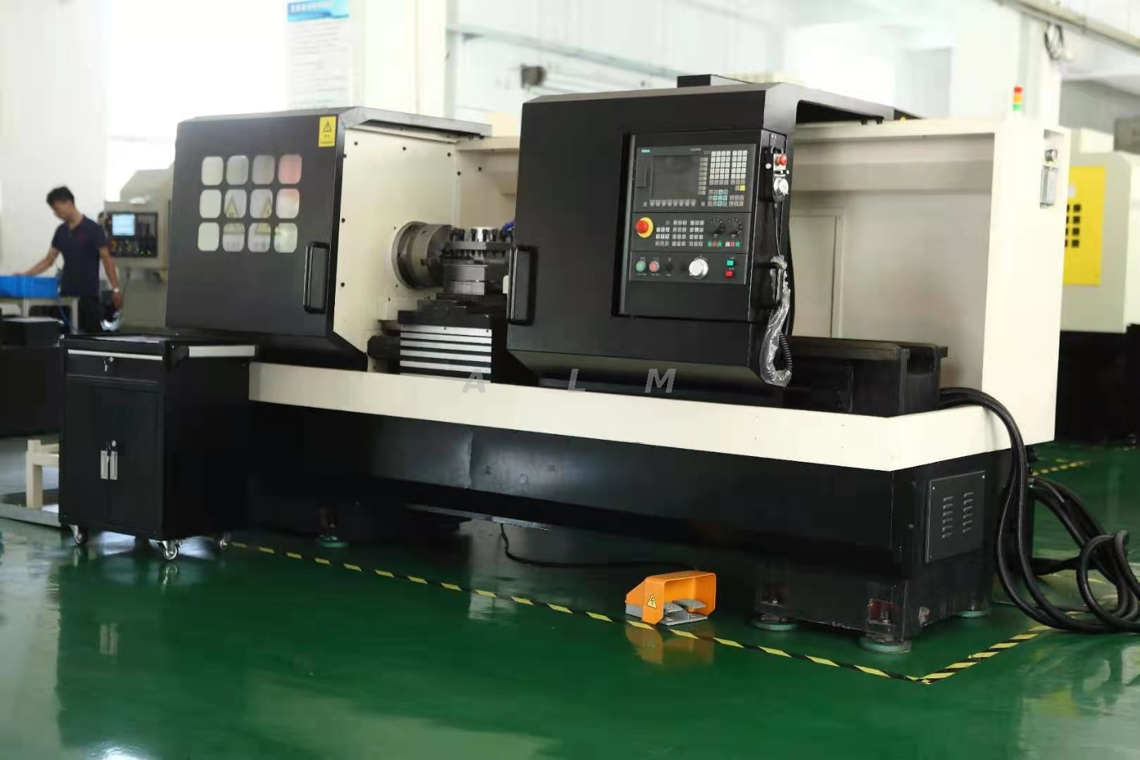 Custom Cylindrical Ball Nut with Triangular Thread Ground 1602 Ball